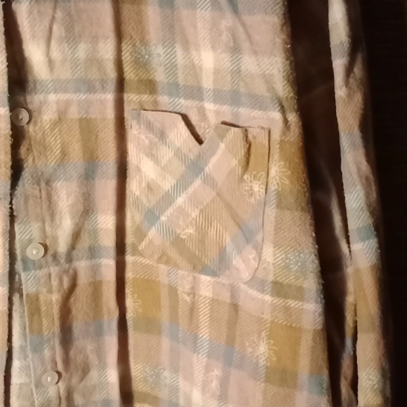 Woman's flannel shirt - Picture 2 of 10